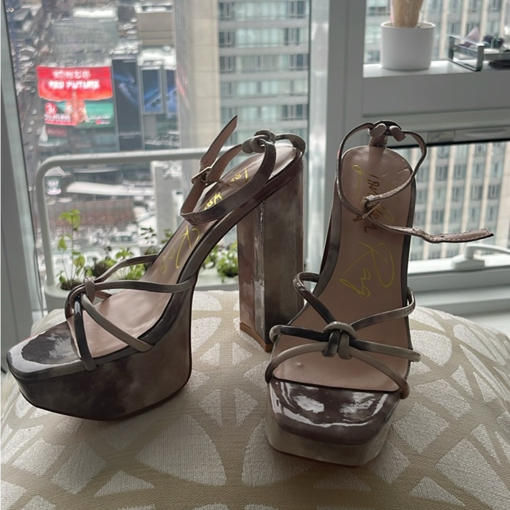 Platform sandals